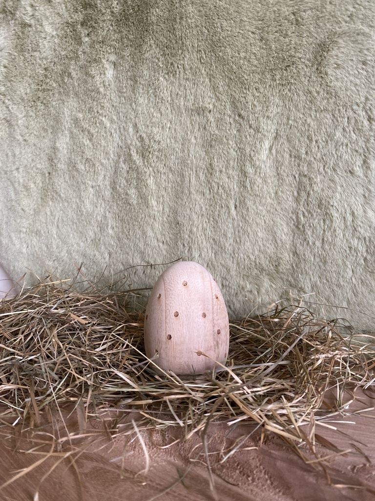 Ei Holz gepunktet