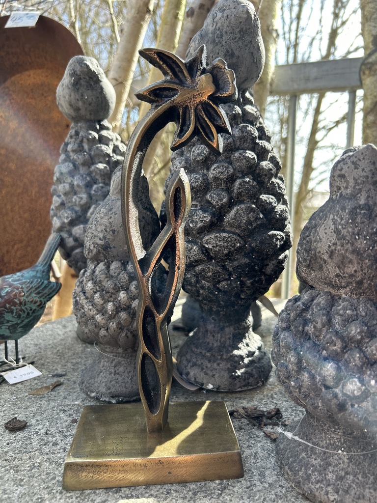 Blumen Ornament silber auf Fuß