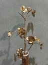 Wurzelzweig mit Blüten