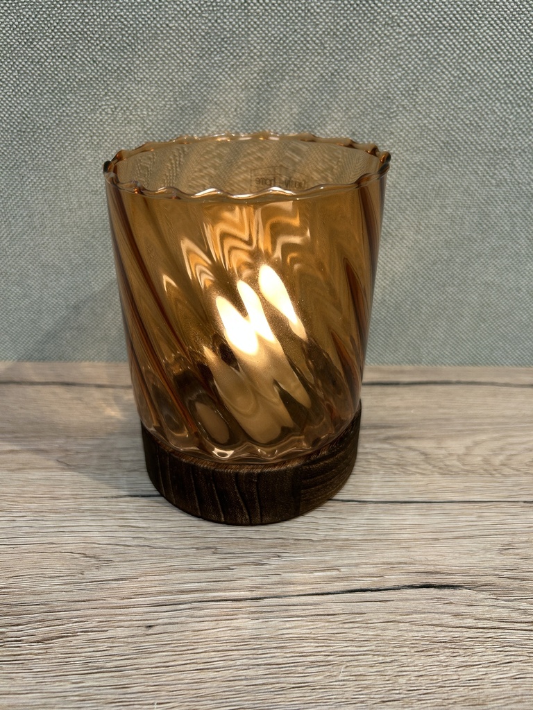 Glas Windlicht auf Holzfuß