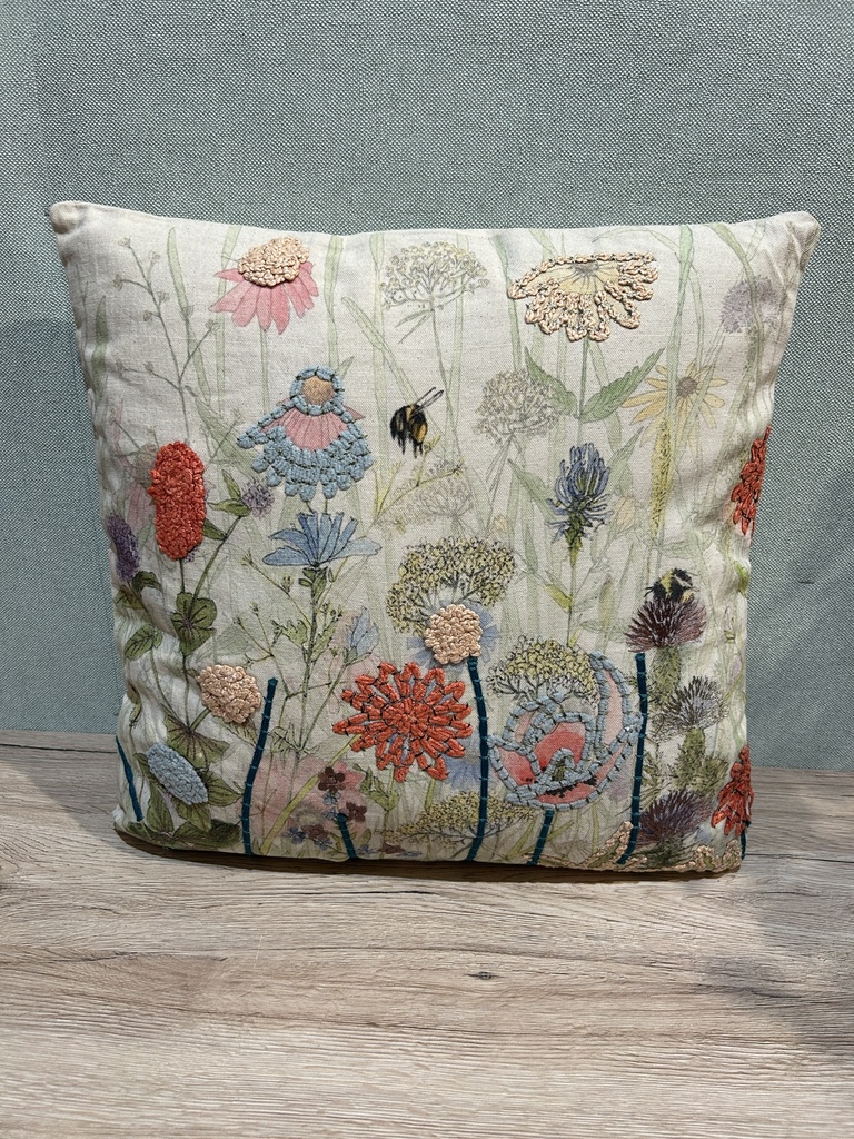 Kissen Blumenwiese mit Paspelierung und Füllung