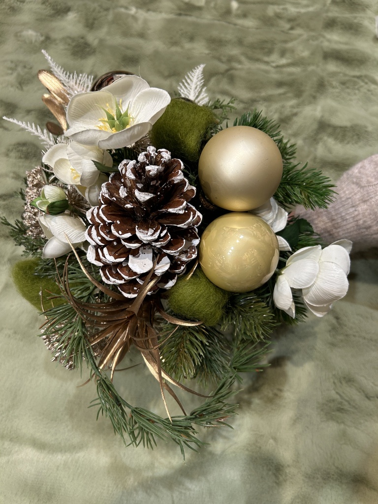 Weihnachtsstrauß Christrose