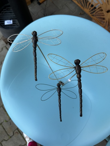 Libelle auf Stab groß