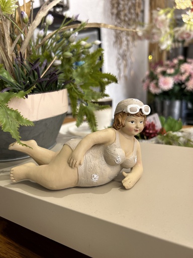 [P0000563] Badedame XL liegend auf Arm gestützt (beige)